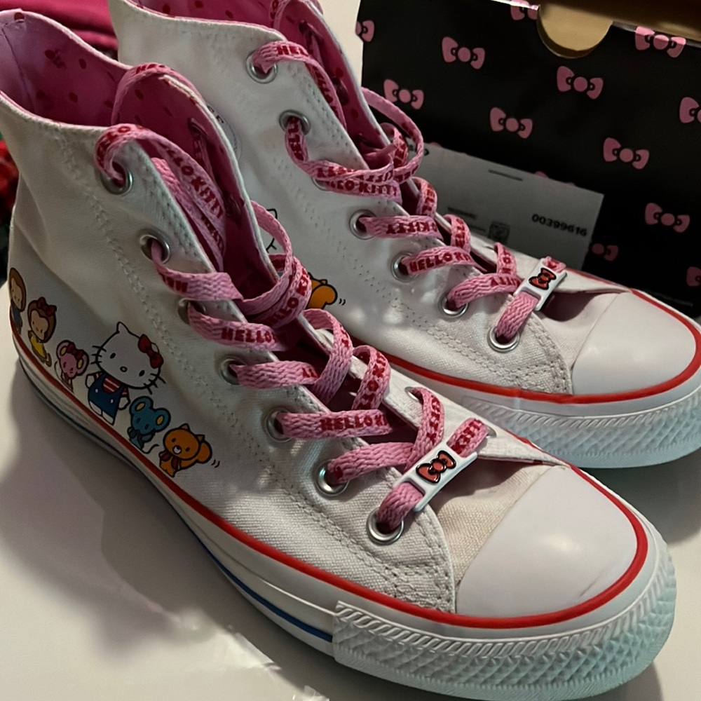 Hello Kitty Sanrio Converse Chuck Taylor